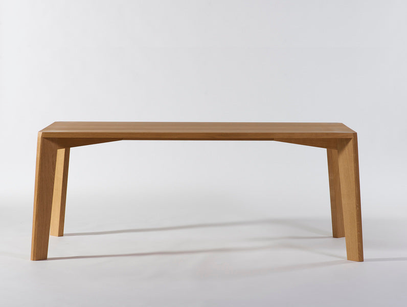 Dyke Dining Table – A solid wood dining table with character and tranquility Meubels van de Molen