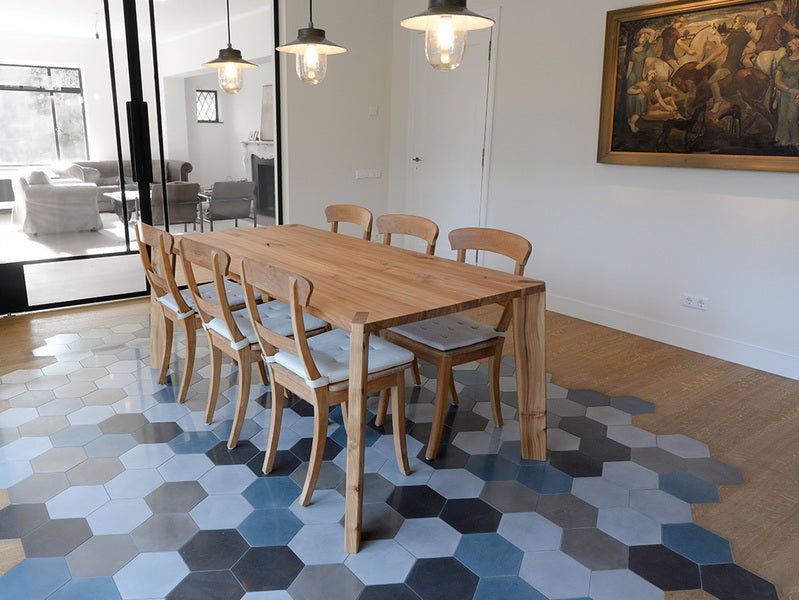 Dyke Dining Table – A solid wood dining table with character and tranquility Meubels van de Molen