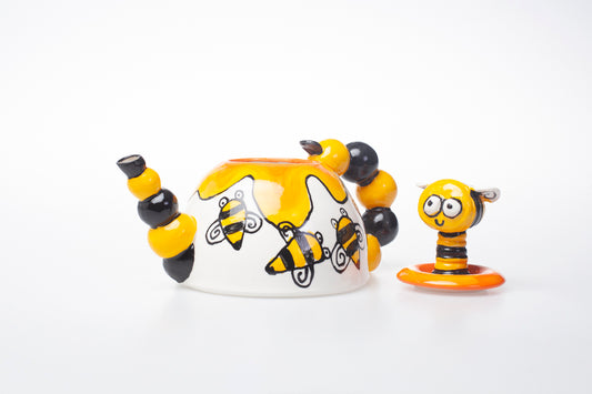 Bee tea pot Sarah Michael