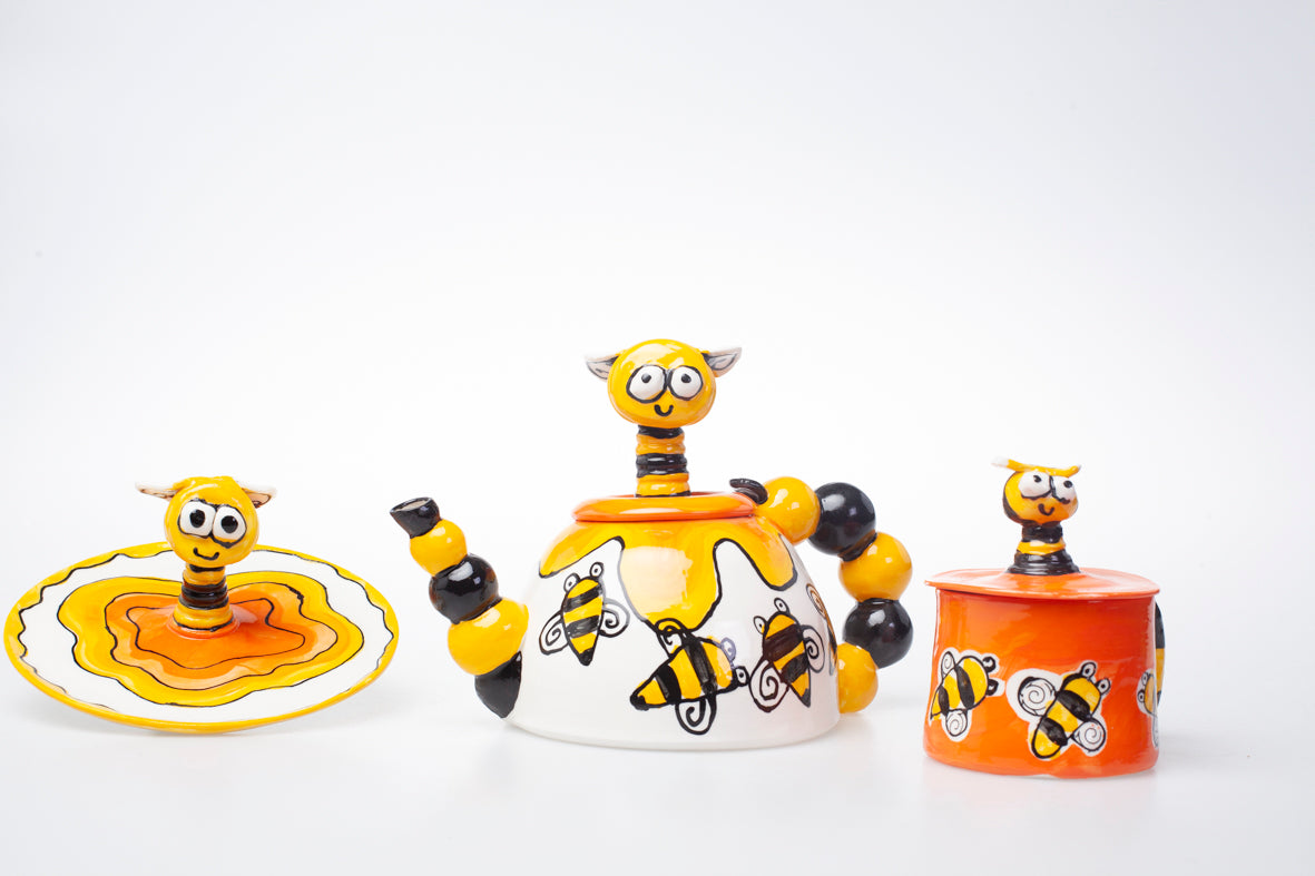 Bee tea pot Sarah Michael