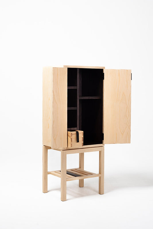 Draumr Portrait cabinet Vanessa Horig