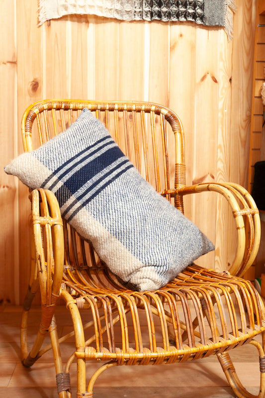 "Two tone" cushion studio stege