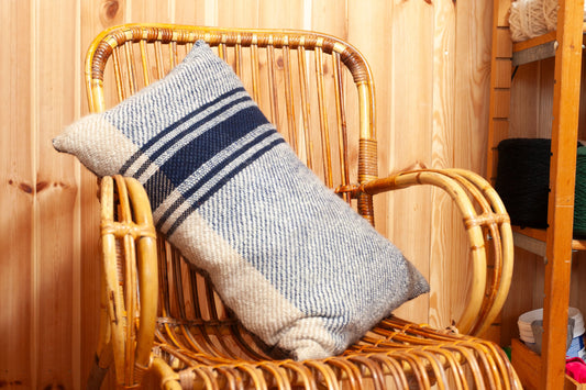 "Two tone" cushion studio stege